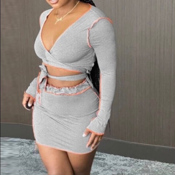 Very sexy woman’s 2 piece grey skirt set 2xl - Picture 2 of 3